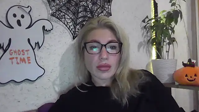 fox red lady7 online show from October 28, 2025, 7:35 pm