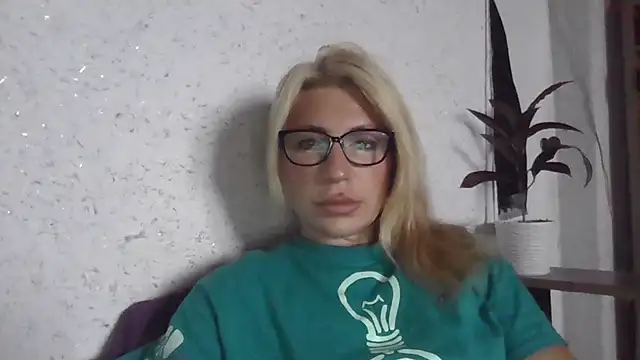 fox red lady7 online show from October 2, 2025, 7:23 am