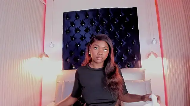 Snapshot of DahianaLopez_ chatting on April 16, 2026, 12:28 pm DahianaLopez online show from April 16, 2026, 12:28 pm