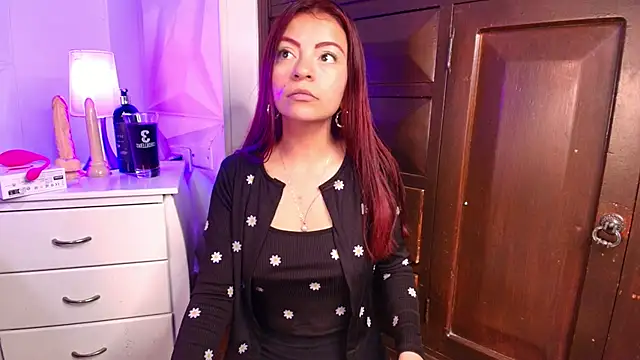 Snapshot of Cherrylionn chatting on October 17, 2025, 4:27 am Cherrylionn online show from October 17, 2025, 4:27 am