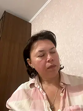 Kiravix online show from October 29, 2025, 2:27 pm