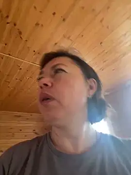 Kiravix online show from October 4, 2025, 4:58 am