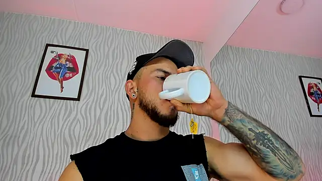 dylan jacobx online show from November 18, 2025, 3:21 am