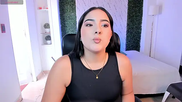 sofiacaramel online show from November 1, 2025, 3:17 pm