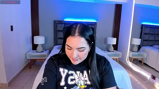 sofiacaramel online show from December 1, 2025, 4:08 pm