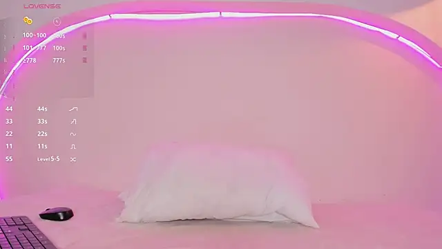 sweetluu  online show from November 12, 2025, 7:29 pm