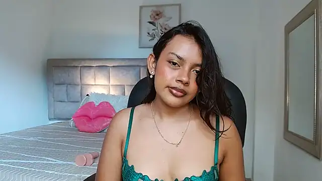 Snapshot of Mariannexoxx chatting on December 22, 2025, 6:08 pm Mariannexoxx online show from December 22, 2025, 6:08 pm