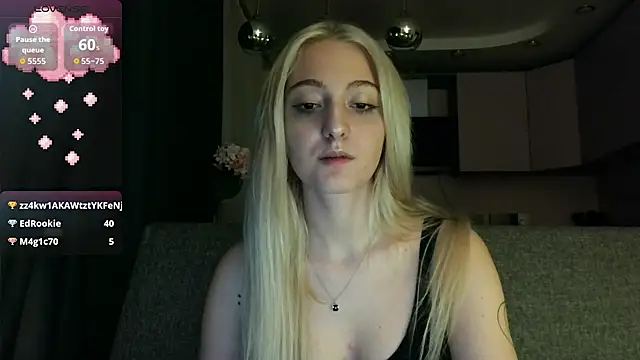 white liillyy online show from September 18, 2025, 11:19 pm