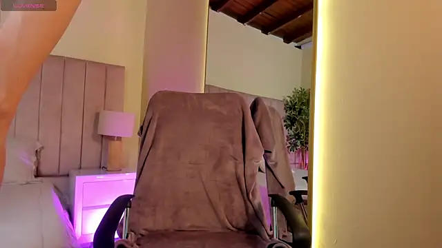 Mia mtnz02 online show from September 15, 2025, 11:05 pm