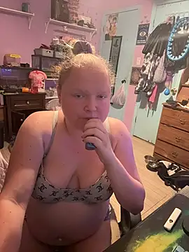 KadiSparkle online show from November 11, 2025, 3:56 am