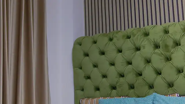 LunaHart online show from October 7, 2025, 7:04 pm