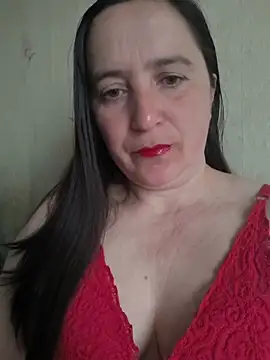 Snapshot of EvelinCutex chatting on April 23, 2026, 5:25 am EvelinCutex online show from April 23, 2026, 5:25 am