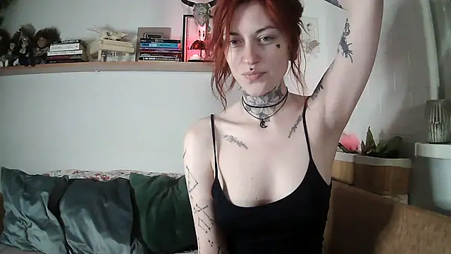 Zelesuida online show from November 17, 2025, 8:46 pm