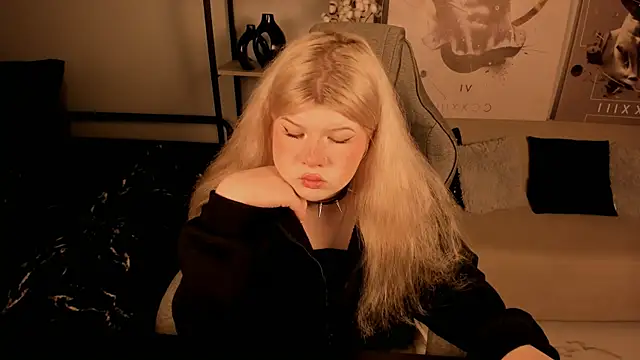 LilithNelson online show from October 7, 2025, 5:25 pm