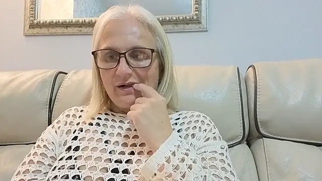 Velvet-Secrets online show from September 20, 2025, 9:42 pm