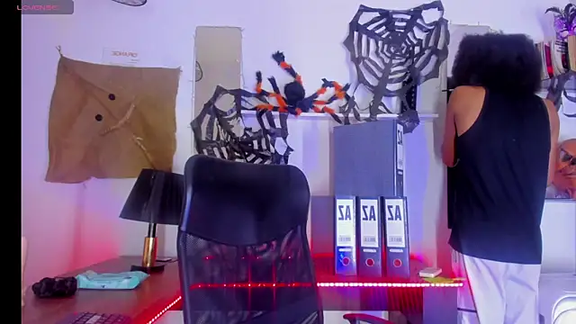 DEAMOL online show from October 30, 2025, 6:49 pm