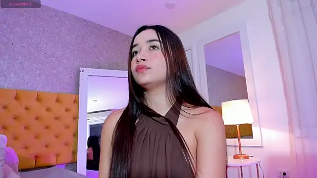 AuroraMiiller online show from November 4, 2025, 9:51 pm