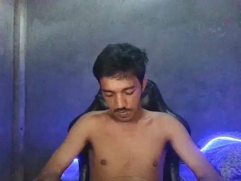 RowyCam online show from November 4, 2025, 12:03 am