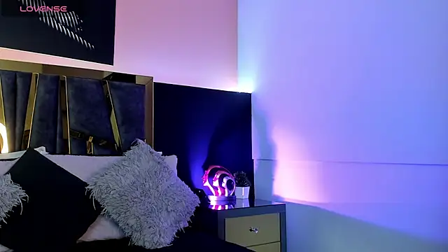 ScarletTorres online show from September 17, 2025, 5:26 pm