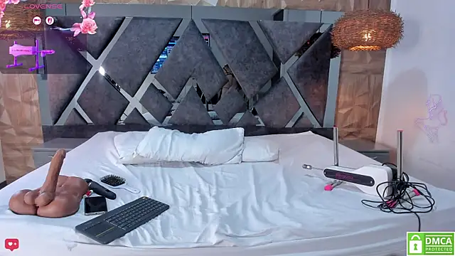 Selene  Lopez  online show from April 10, 2026, 7:54 pm