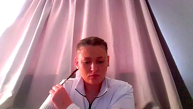 RUBY-ROSE-SWINGS online show from October 27, 2025, 1:23 pm