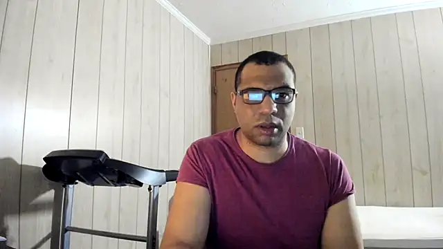Snapshot of NaturalBeautyQueen chatting on July 9, 2026, 9:47 pm NaturalBeautyQueen online show from July 9, 2026, 9:47 pm