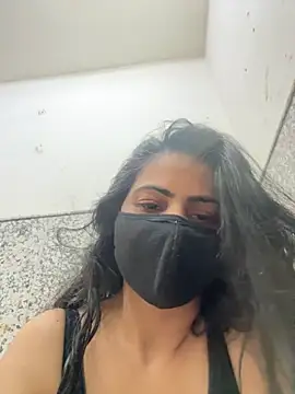 SashaPatel online show from April 6, 2026, 3:02 am