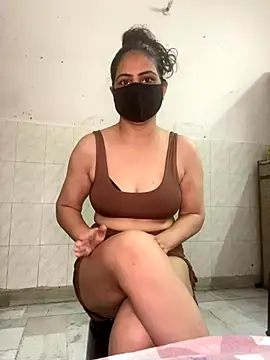 SashaPatel online show from September 17, 2025, 3:52 am