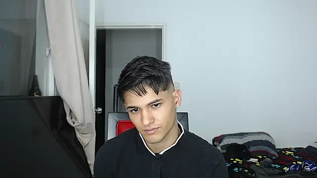 Alex mojica online show from September 28, 2025, 5:14 am