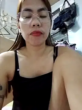 Deliciousgirl14 online show from October 11, 2025, 1:34 pm