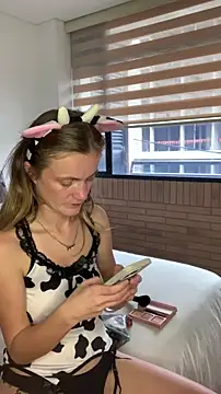 Snapshot of andyzuzka chatting on October 31, 2025, 2:46 pm andyzuzka online show from October 31, 2025, 2:46 pm