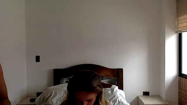 Snapshot of andyzuzka chatting on October 21, 2025, 1:54 pm andyzuzka online show from October 21, 2025, 1:54 pm