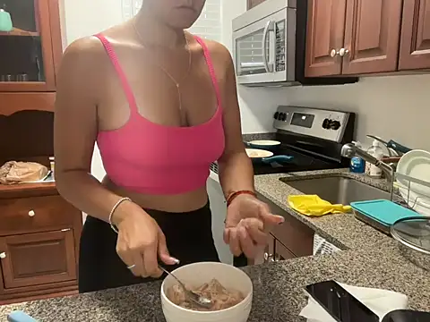 prettyykitty22 online show from September 17, 2025, 5:48 pm