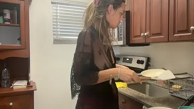 prettyykitty22 online show from March 21, 2026, 2:32 pm