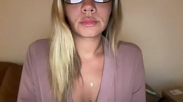 prettyykitty22 online show from September 21, 2025, 8:30 am