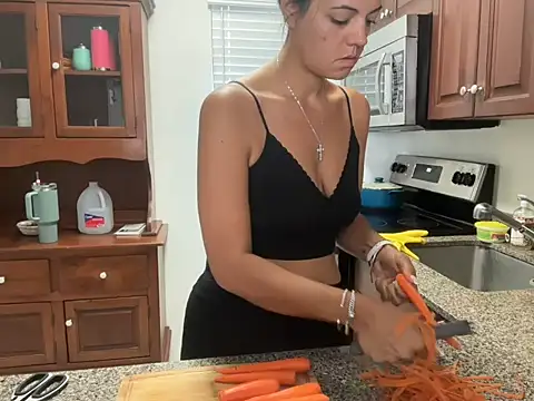 prettyykitty22 online show from October 5, 2025, 5:25 pm