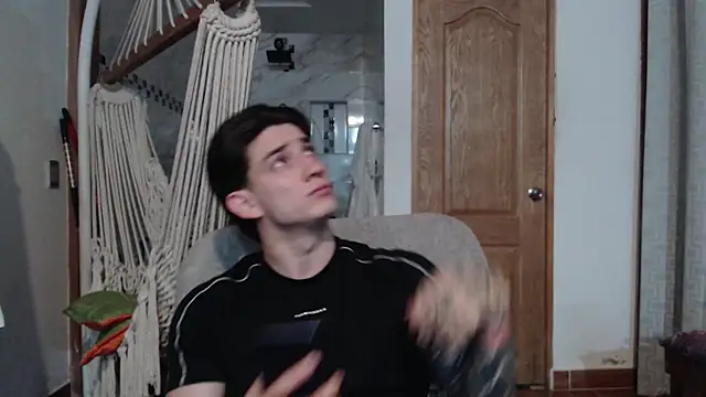 Snapshot of AteneoJr chatting on October 3, 2025, 5:09 am AteneoJr online show from October 3, 2025, 5:09 am