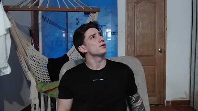 Snapshot of AteneoJr chatting on December 3, 2025, 4:35 am AteneoJr online show from December 3, 2025, 4:35 am