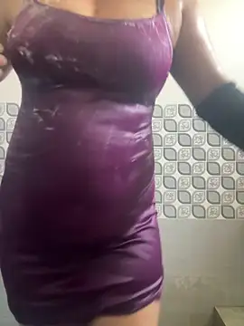 Delisha143 online show from April 7, 2026, 7:21 am