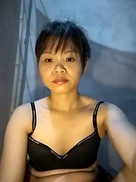 LinhNa999 online show from September 23, 2025, 4:52 am