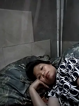 LinhNa999 online show from April 4, 2026, 1:50 pm