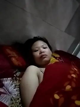 LinhNa999 online show from December 5, 2025, 1:43 pm