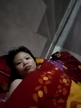 LinhNa999 online show from November 25, 2025, 1:33 pm