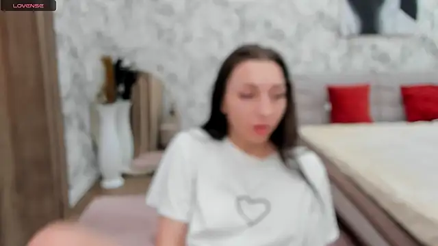 sheillawood online show from September 26, 2025, 12:39 am