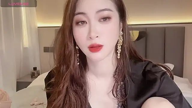 wuyueaini online show from November 28, 2025, 5:18 am