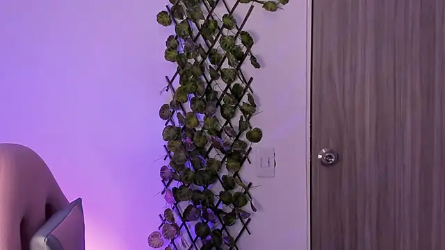 samycute  online show from October 1, 2025, 4:06 am