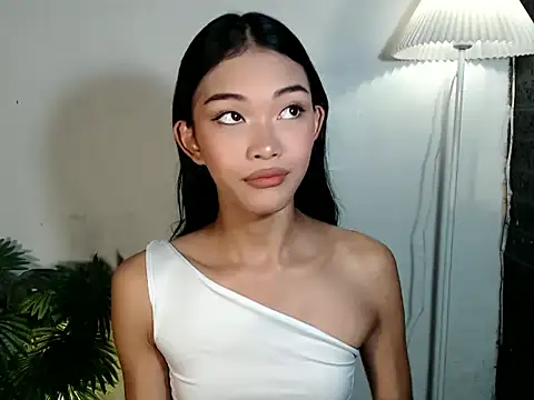 holyakiesha online show from October 1, 2025, 4:50 am