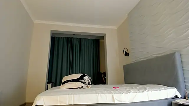 kawai mai online show from October 18, 2025, 2:08 pm