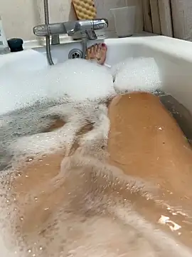 Anastasia-BlondeXX online show from November 6, 2025, 4:22 pm