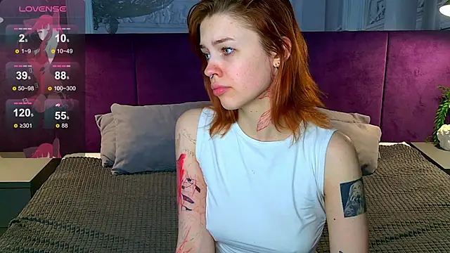 Snapshot of RedSpark_ chatting on September 19, 2025, 5:44 am RedSpark online show from September 19, 2025, 5:44 am